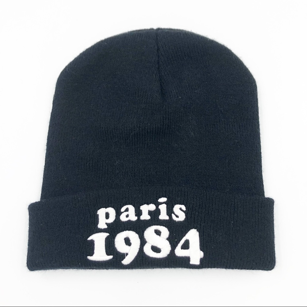 ❤️ Black Embroidered Beanie